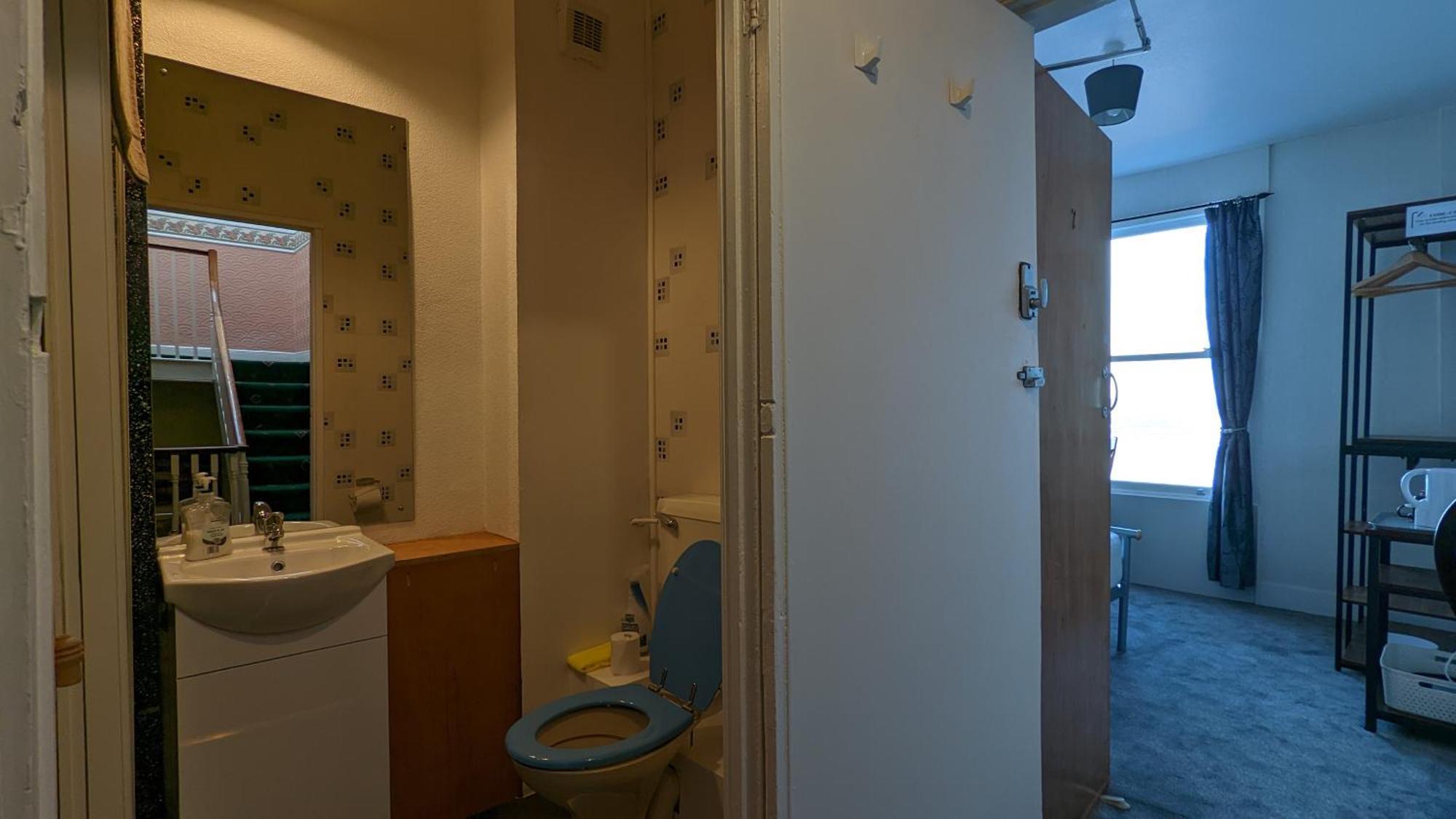Areawest Hostel