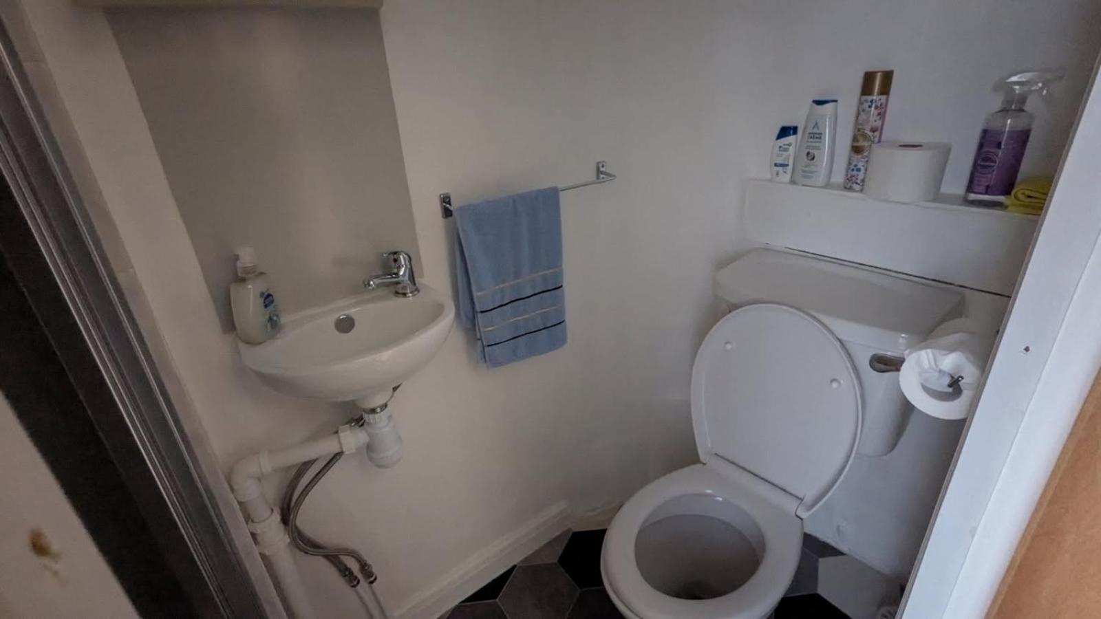 Areawest Hostel
